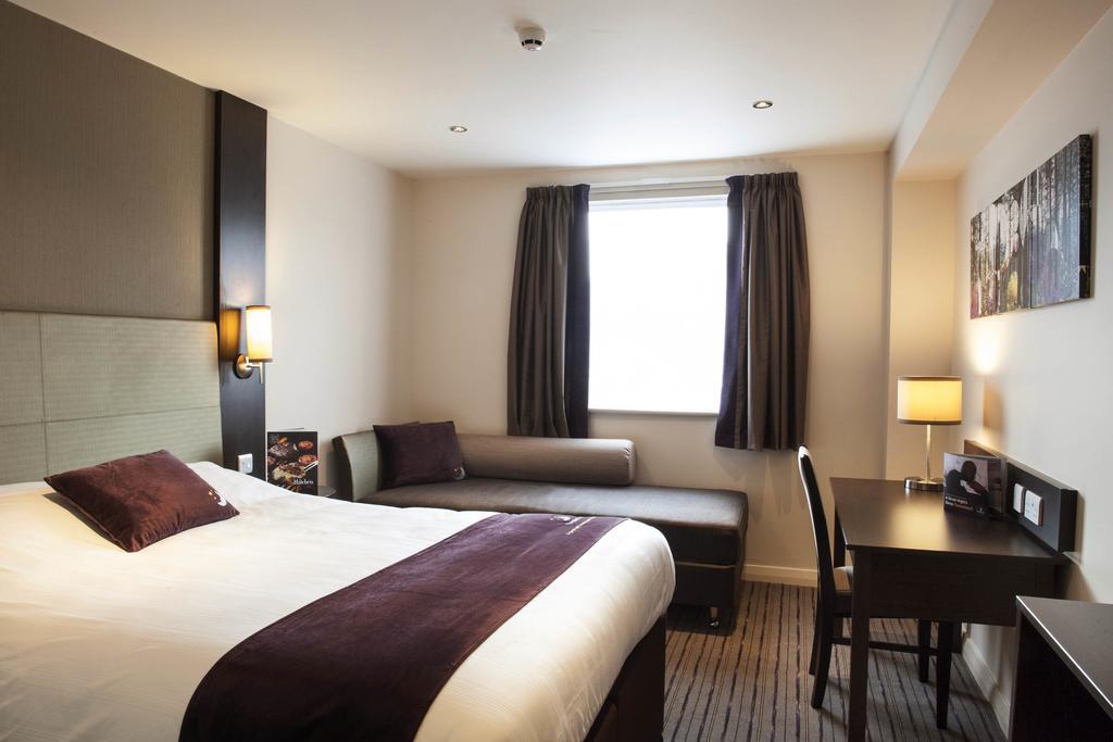 Premier Inn Inverness East Habitación foto